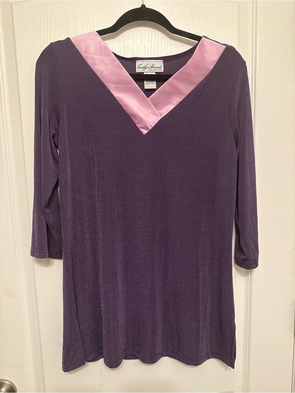 Carolyn Strauss Purple tunic with a contrasting Pink V-neck collar Size Med